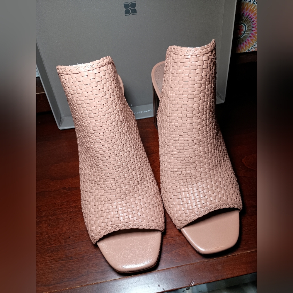 BCBG MAXAZRIA Fabienna Woven Napa Leather Mule – Nude | 9.5M / EU 40 - Picture 4 of 14